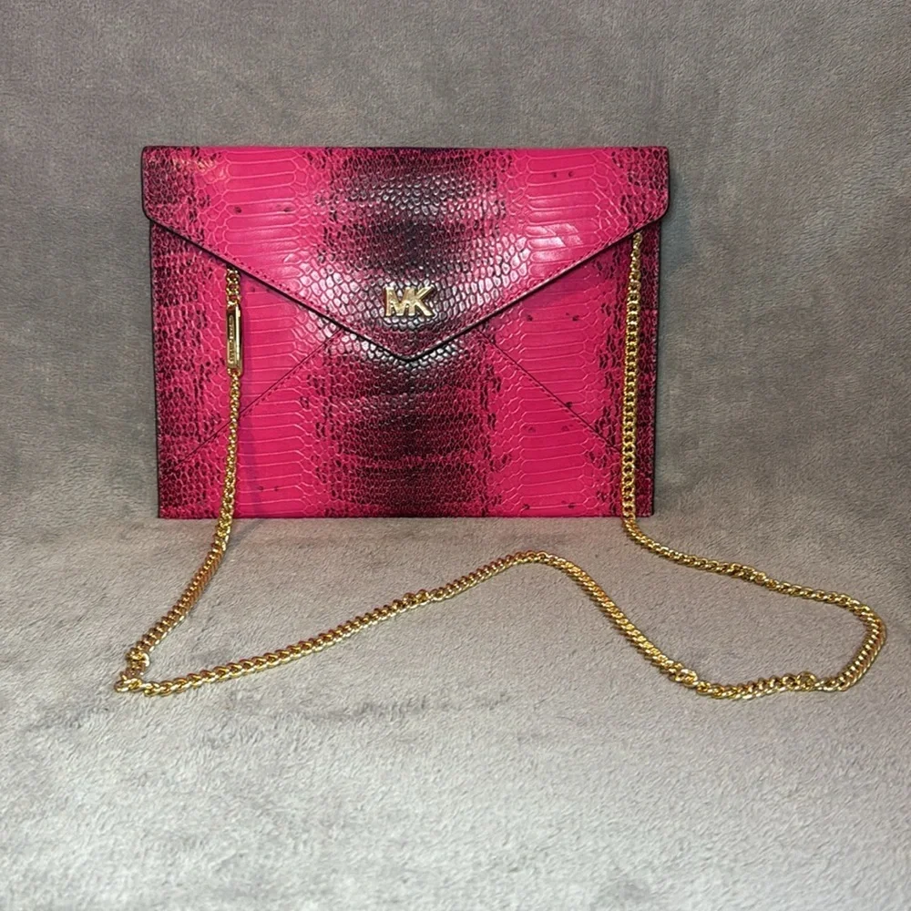 🩷MICHAEL KORS🩷Ultra Pink Barbara Embossed Leather Envelope Clutch/NWT